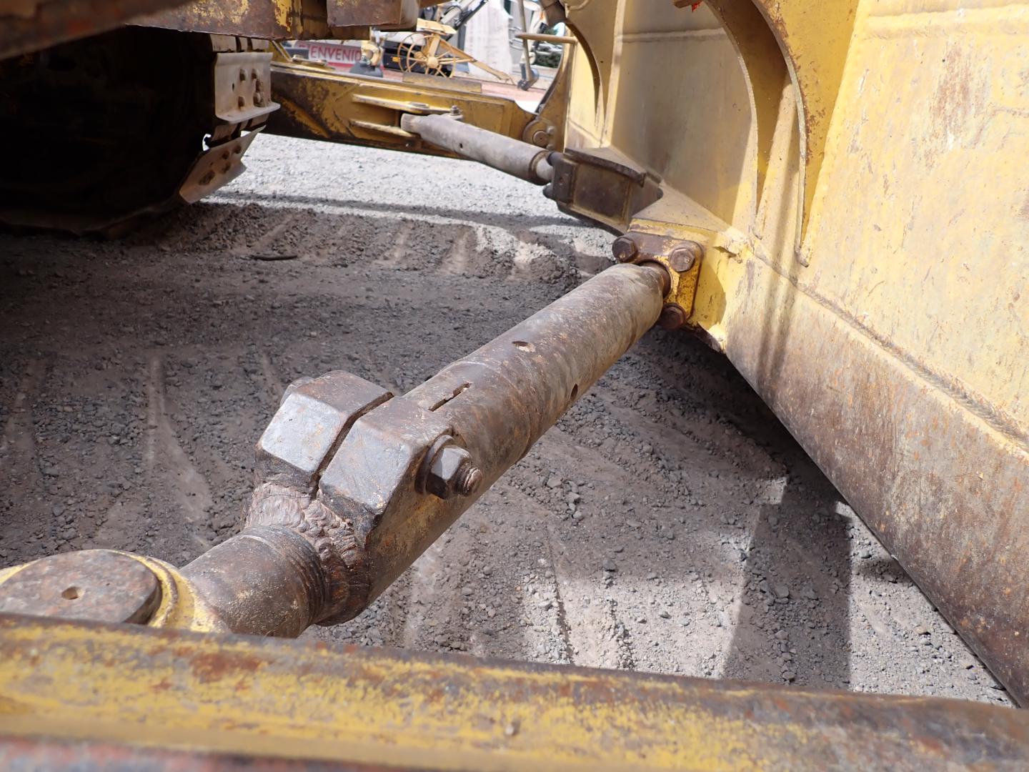 ./imagenes/INVOICE/2019/16571/TOPADOR FRONTAL KOMATSU_D65EX (24).JPG